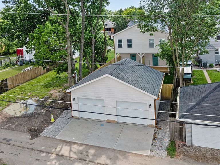 2439 Guilford Ave — Photo 30