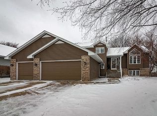 5978 N Ridge Dr, Savage, MN 55378