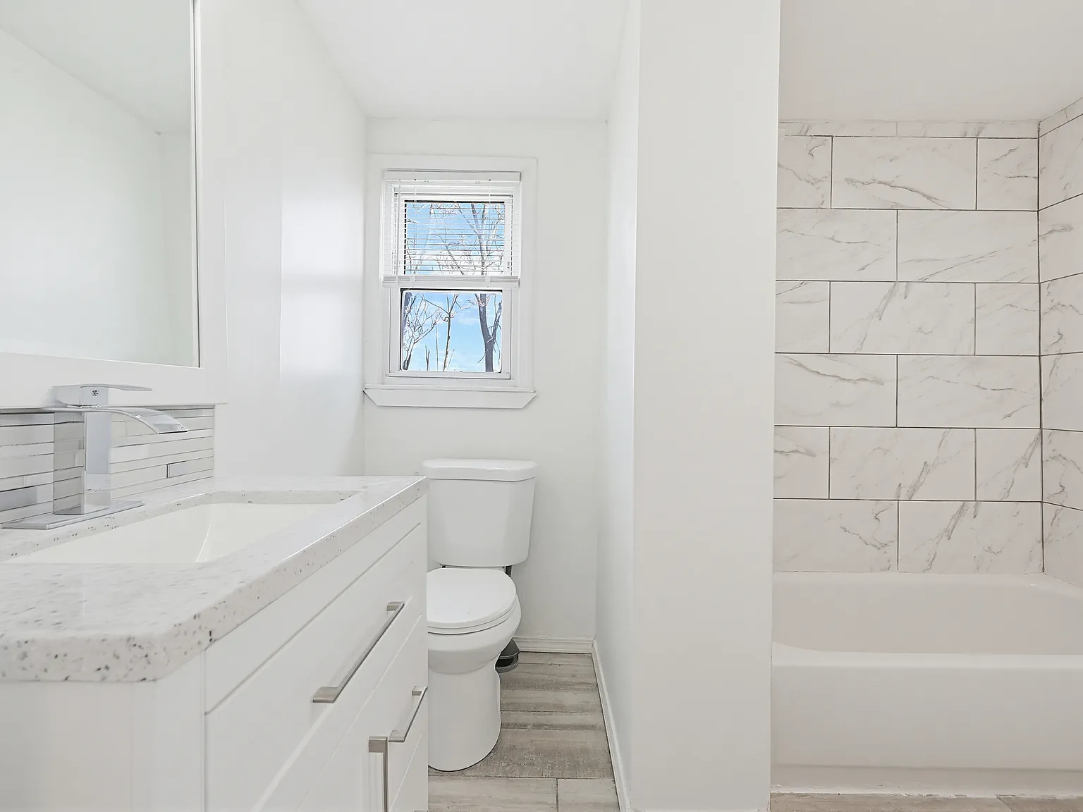 2 bed, 650 sqft, $2,200 — Photo 3