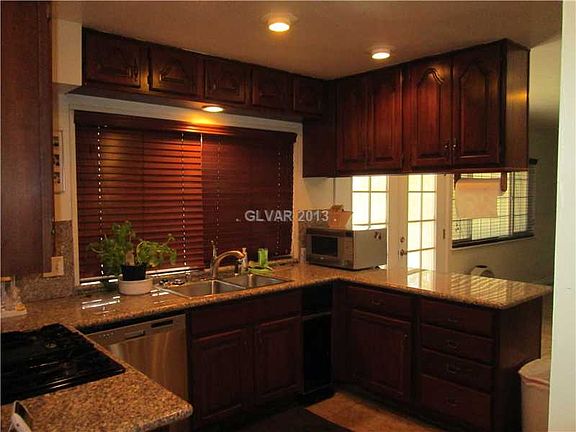 4th image of 5244 Carol Cir