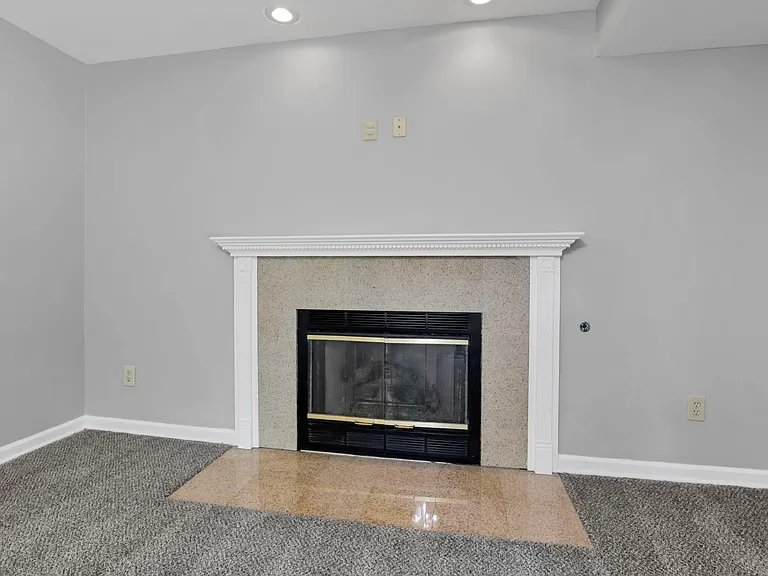 933 Briaro St — Photo 7