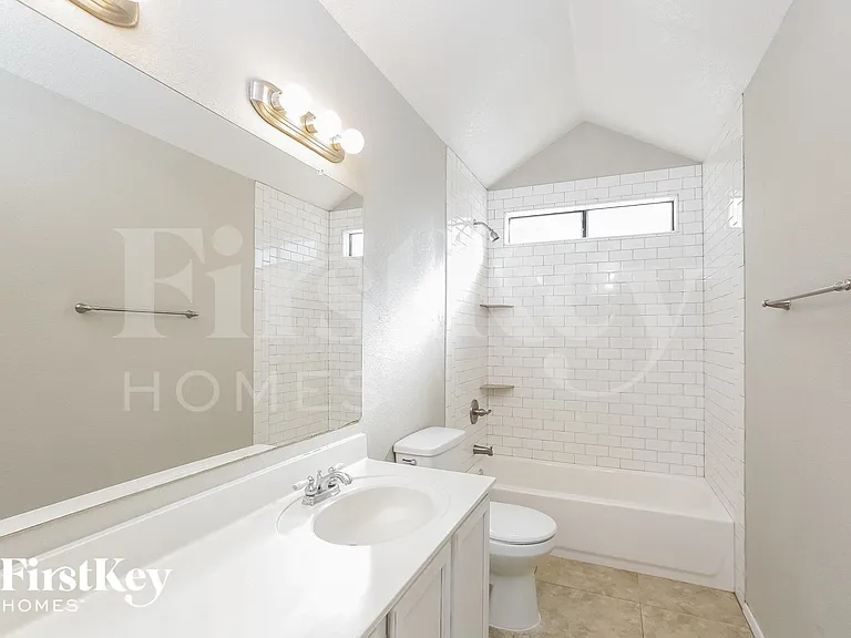 7371 W Colter St — Photo 10