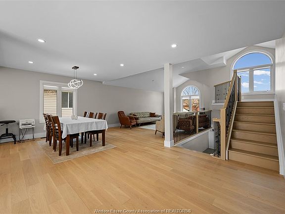 5th image of 4561 Hunt Club Cres
