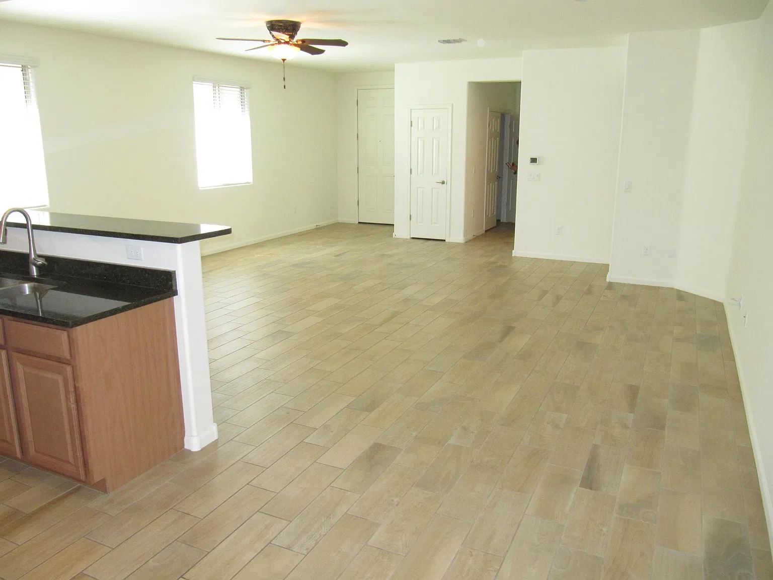 4 bed, 1800 sqft, $2,100 — Photo 3