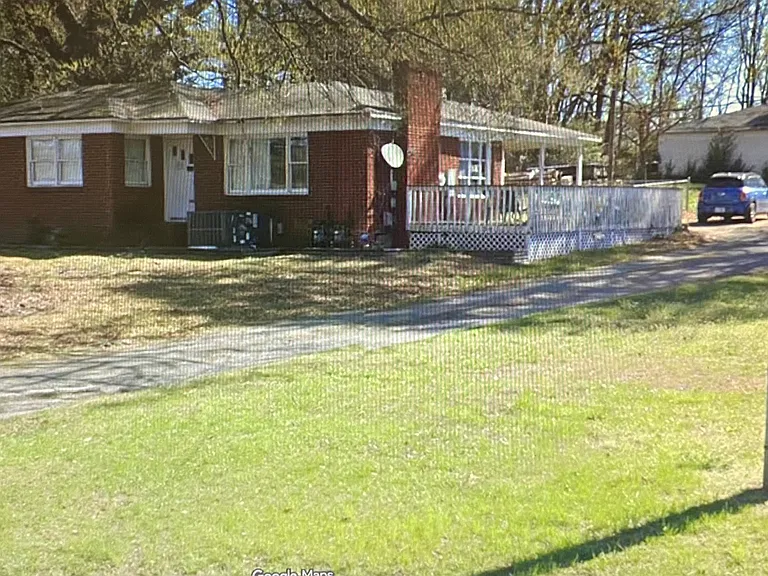 10018 Mallard Creek Rd — Photo 2