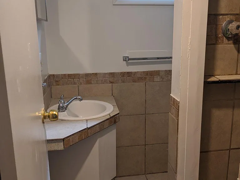 517 S 13th Ave — Photo 16