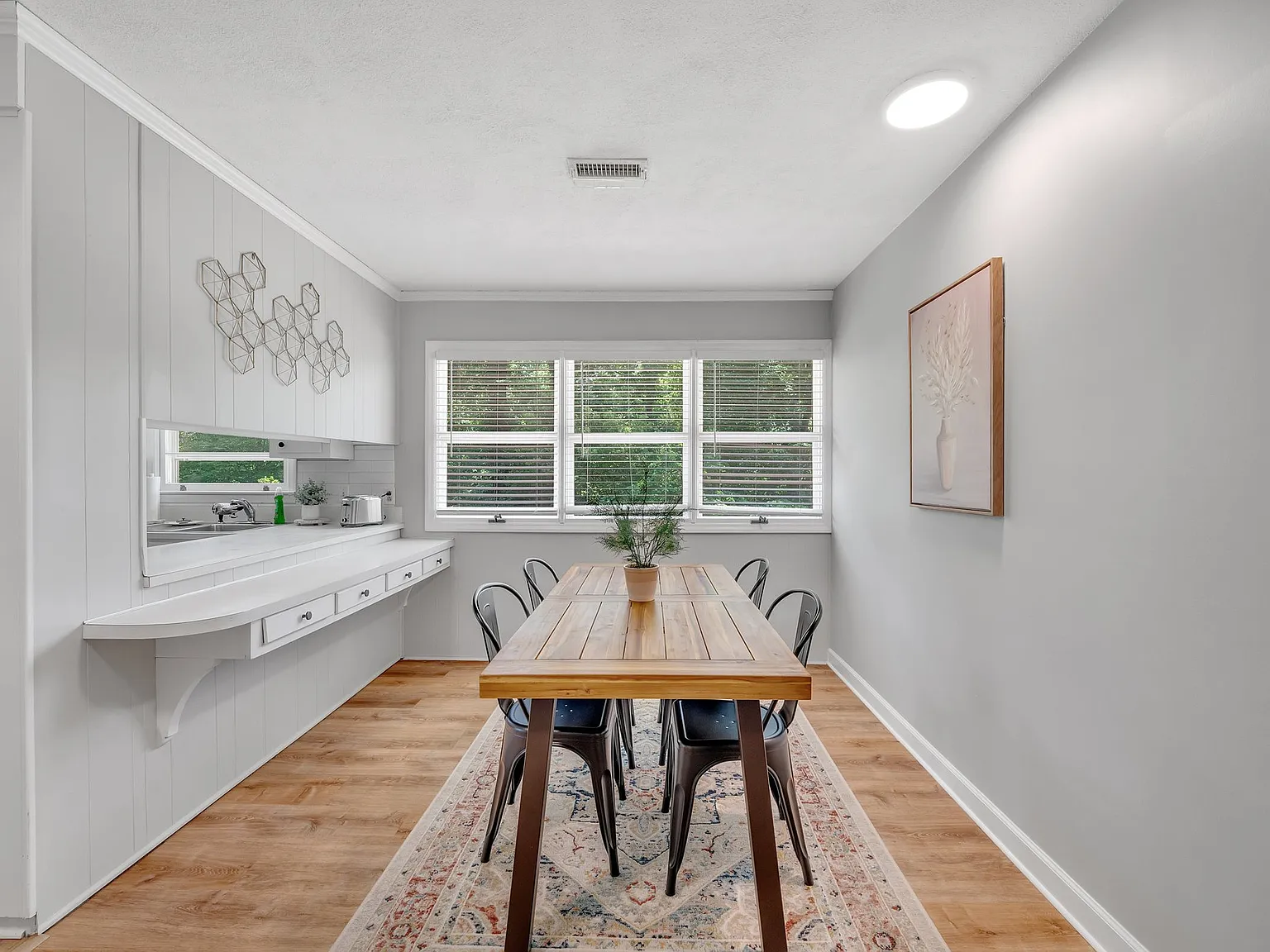 Kingsway Cir, Charlotte — Photo 3