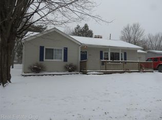 515 Riddle St, Howell, MI 48843