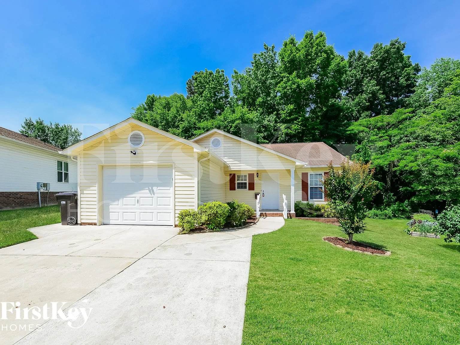 3 bed, 2.0 bath, 1611 sqft, $2,025 — Photo 1