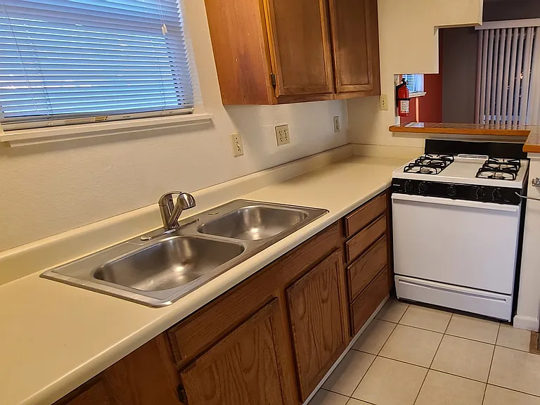 3240 Belmont Ave #B — Photo 14