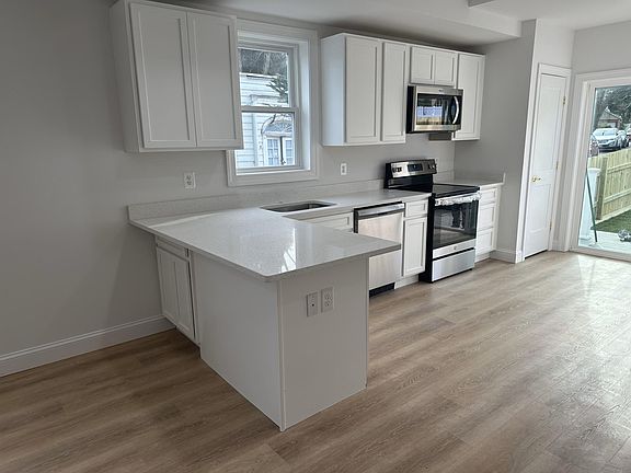 2nd image of 30 Lafayette Ave