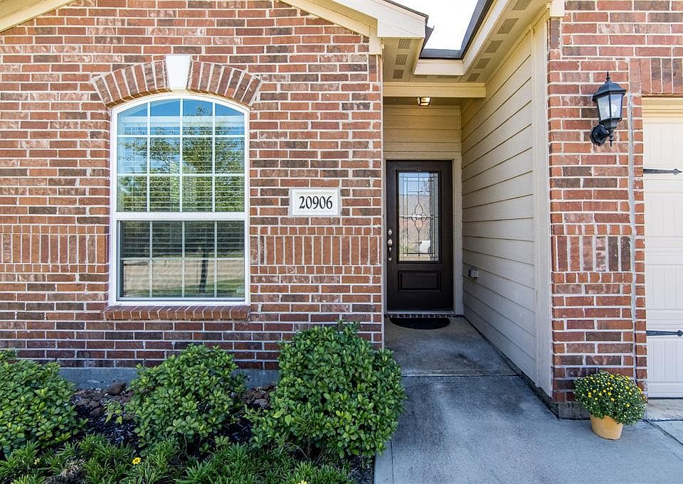 1st image of 20906 Echo Manor Dr