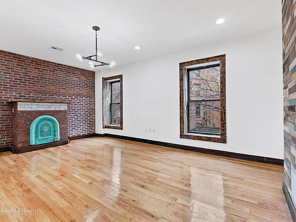 5th image of 299 Greene Ave #1