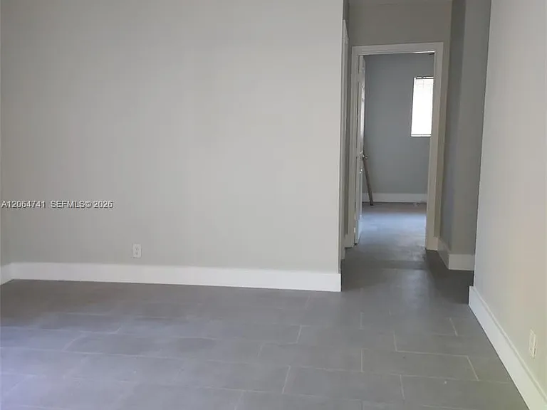 808 SW 14th Ter #4 — Photo 7