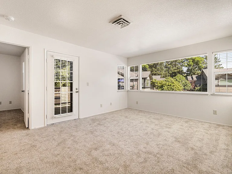 Amanda Place Apartments — Photo 65