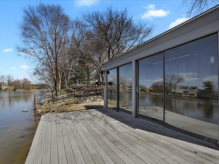 4010 Clubhouse Dr — Photo 23