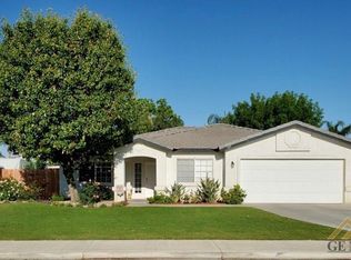 305 Calle Lechuga, Bakersfield, CA 93314