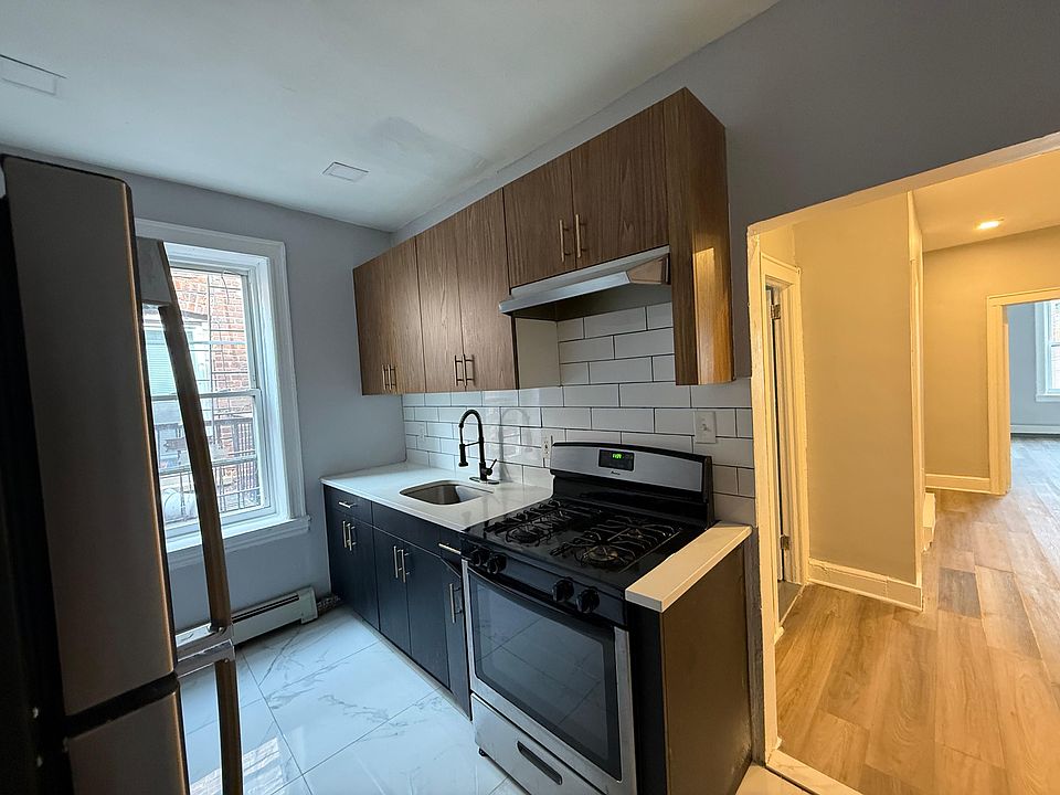 1st image of 237 Lexington Ave APT 1F