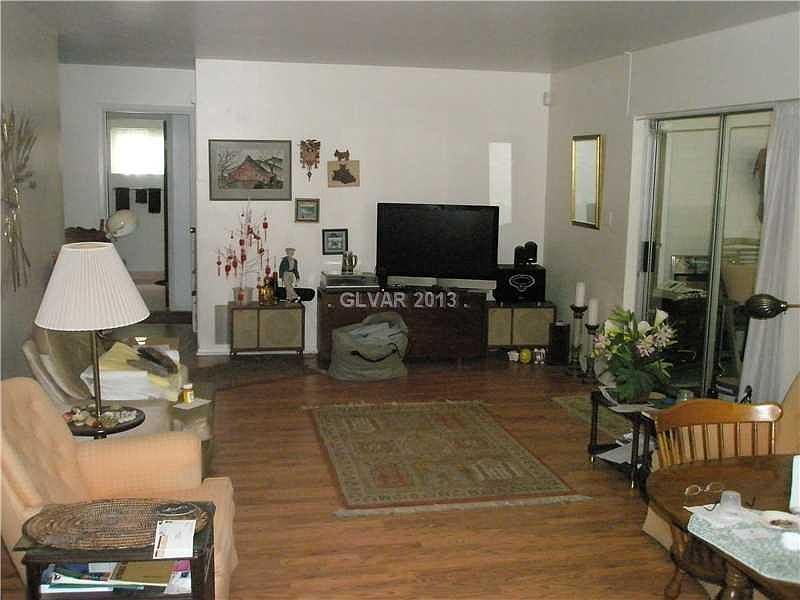 2nd image of 1704 Chapman Dr