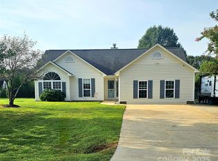 7883 Stillwater Dr, Sherrills Ford, NC 28673