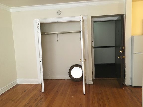 5th image of 3121 N Hamlin Ave #3I-1