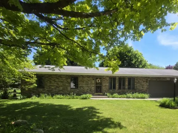 633 Westchester Dr, Caro, MI 48723