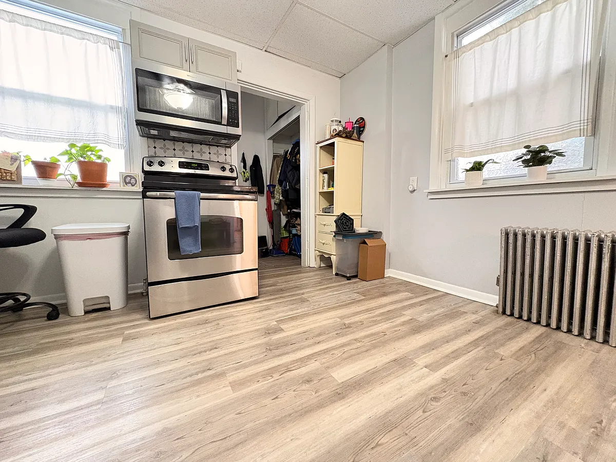 Building Photo - 5809 Hobart St #4R