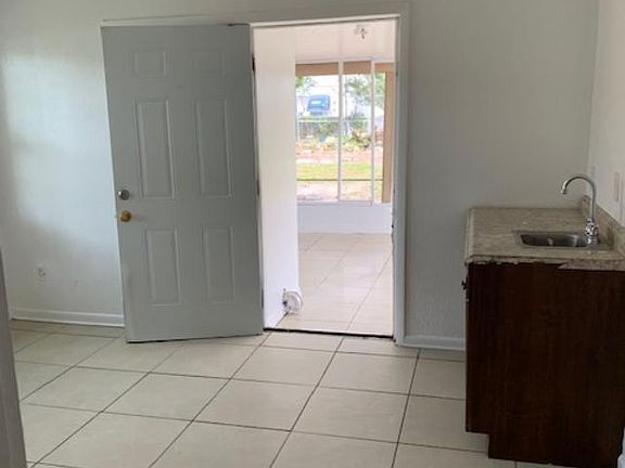 3rd image of 2318 Dawnwood Ln
