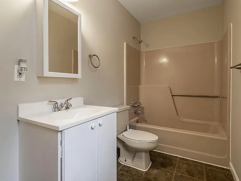 115 Kadlubeck Way — Photo 5