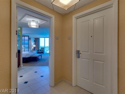 145 E Harmon Ave #904, Las Vegas, NV, 89109