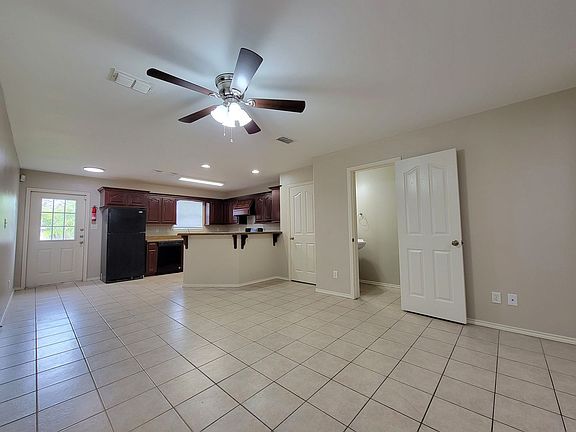 2nd image of 501 E Arroyo Dr #3
