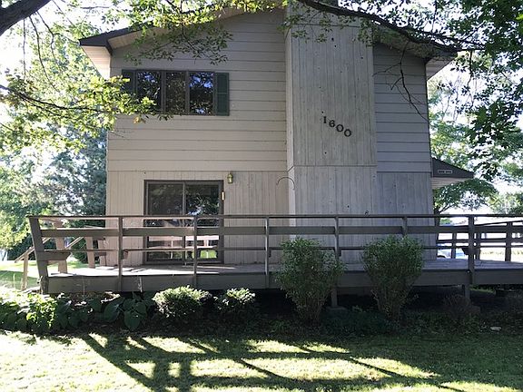 2nd image of 1600 Lake Shore Dr