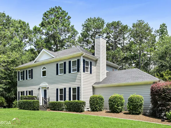 110 Regent Ct, Bogart, GA 30622