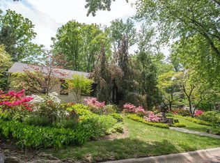 5628 Knollwood Rd, Bethesda, MD 20816