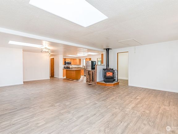 5th image of 17016 16th Avenue E