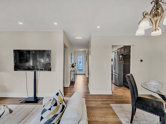 3rd image of 12 Azalea Ct