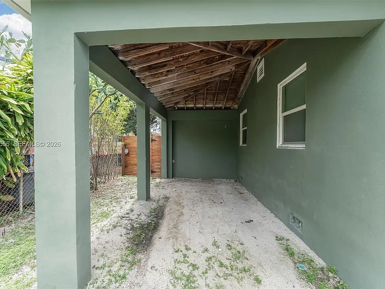 421 NW 105th St — Photo 17