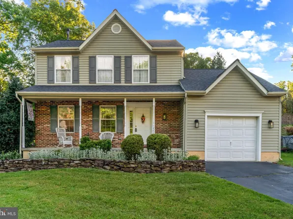 2208 Tall Pines Ct, Baltimore, MD 21228