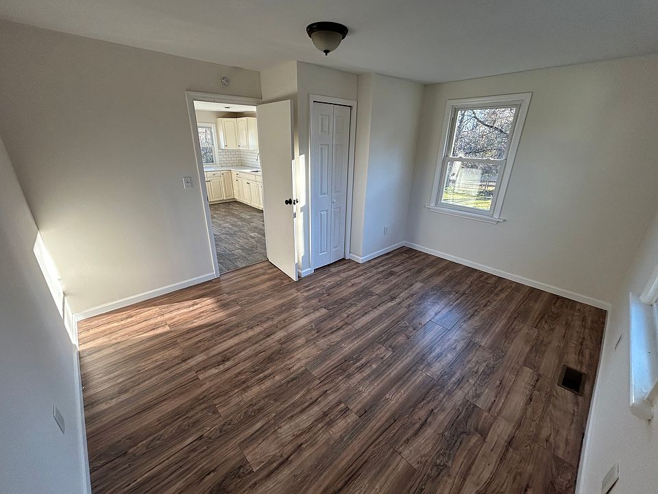 Den / Convertible bedroom