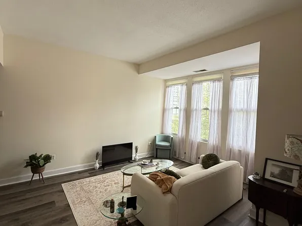 196 Crown St APT 306, New Haven, CT 06510