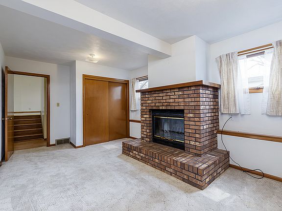 5th image of 192 37th Ave