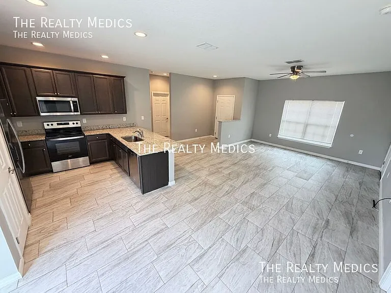 494 Harrison St SW — Photo 7