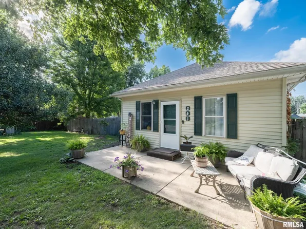 241 Cooper St, Pekin, IL 61554