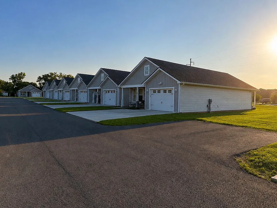 101 Breathitt Ave #206