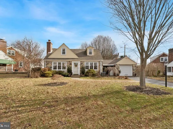 145 Merrybrook Dr, Havertown, PA 19083