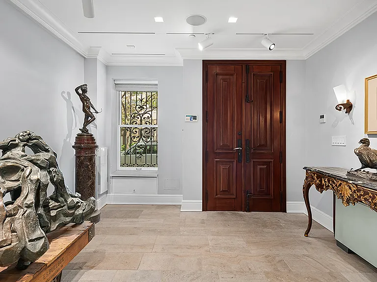 320 E 55th St #TOWNHOUSE — Photo 6