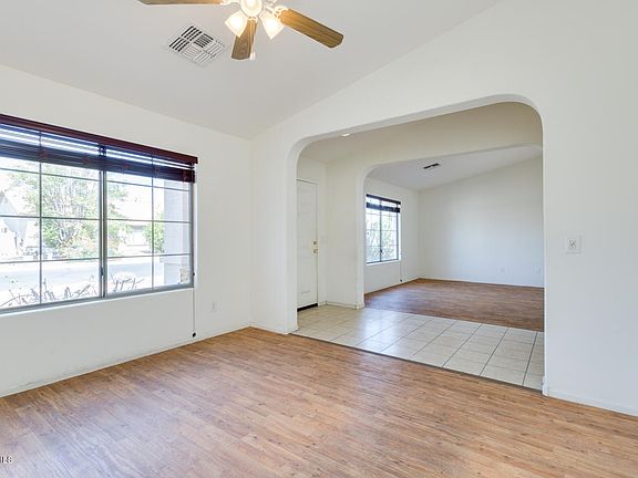 4th image of 3611 E Thames Cir