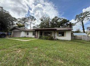 40907 W 3rd Ave, Umatilla, FL 32784