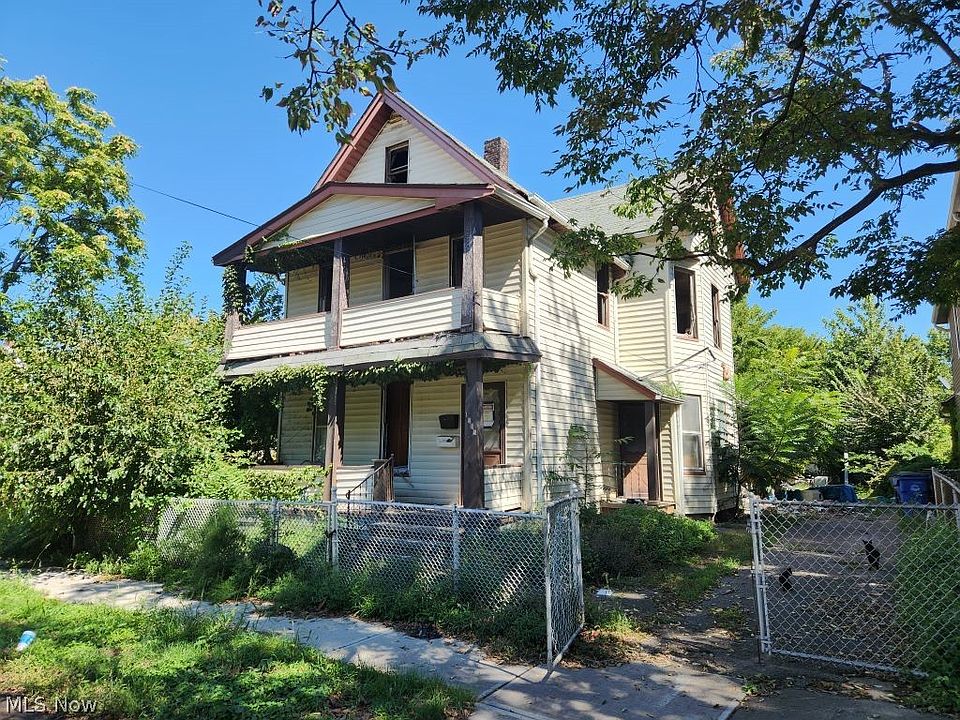 1st image of 1085 E 66th St