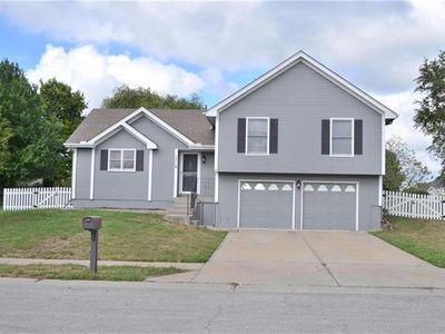 1716 Sunset Dr, Kearney, MO, 64060